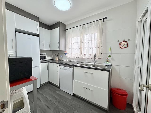 3 Zimmer Apartment zu vermieten in Torre del Mar, Vélez-Málaga - 900 € (Ref: 9558877)