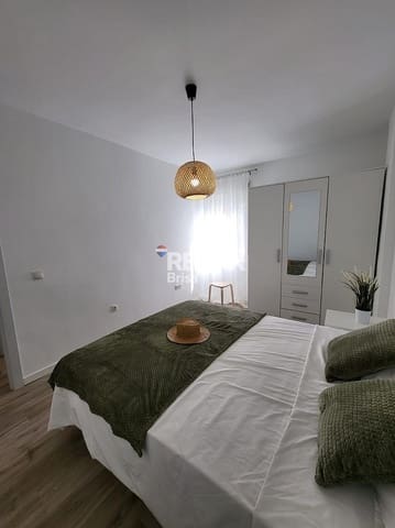 Lejlighed til leje i Echeverria del Palo, Málaga by - € 1.500 (Ref: 9564254)