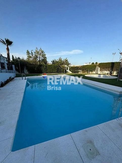 Chalet de 3 habitaciones en Rincón de la Victoria en venta con piscina - 460.000 € (Ref: 9568468)