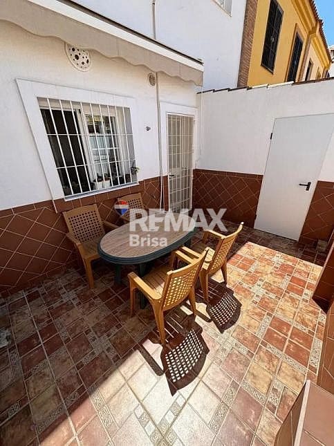 Chalet de 3 habitaciones en Rincón de la Victoria en venta con piscina - 460.000 € (Ref: 9568468)