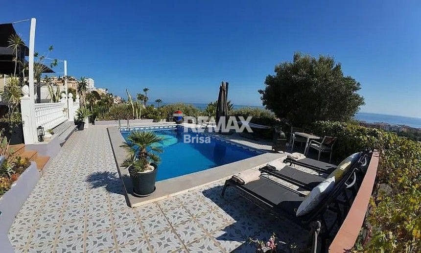 4 sovrum Villa till salu i Rincon de la Victoria med pool - 950 000 € (Ref: 9568471)