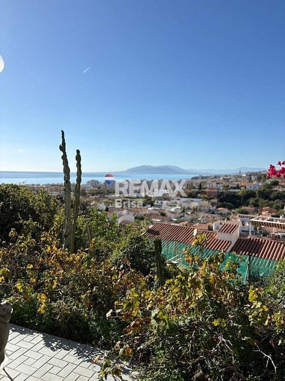 4 sovrum Villa till salu i Rincon de la Victoria med pool - 950 000 € (Ref: 9568471)