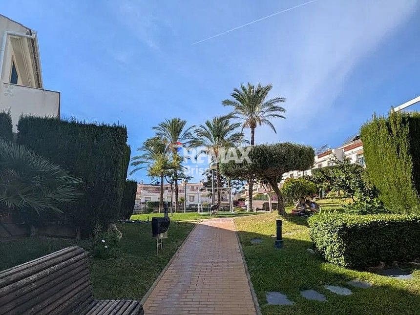 4 soverom Villa til salgs i Rincon de la Victoria med svømmebasseng garasje - € 525 000 (Ref: 9568473)