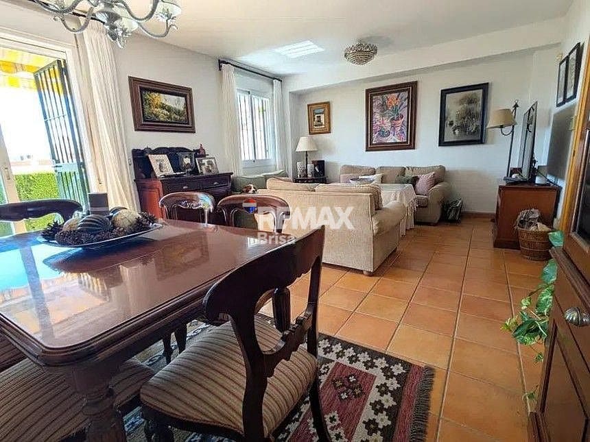 4 soverom Villa til salgs i Rincon de la Victoria med svømmebasseng garasje - € 525 000 (Ref: 9568473)