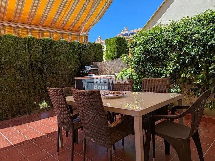 4 soverom Villa til salgs i Rincon de la Victoria med svømmebasseng garasje - € 525 000 (Ref: 9568473)