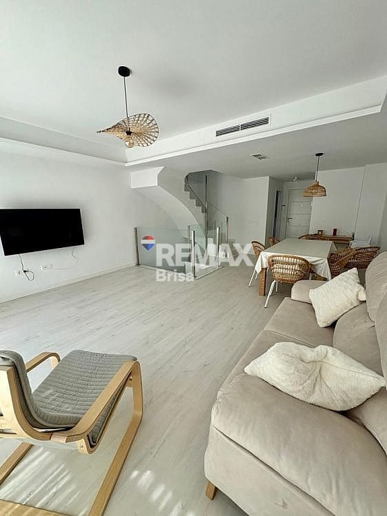 Radhus till salu i Rincon de la Victoria med pool - 520 000 € (Ref: 9568475)