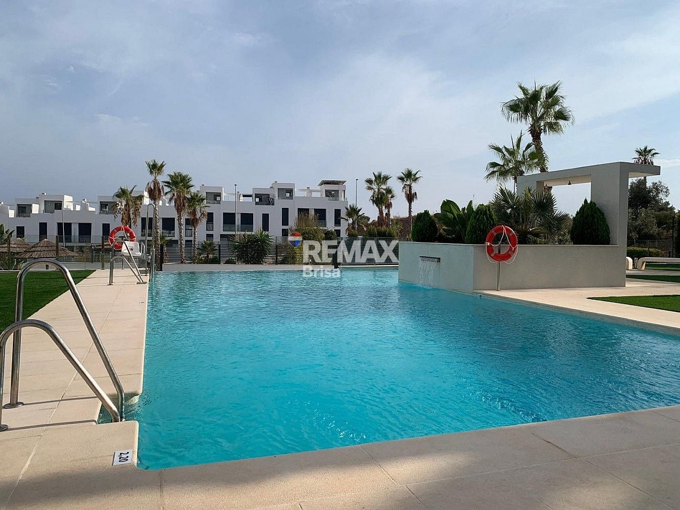 Radhus till salu i Rincon de la Victoria med pool - 520 000 € (Ref: 9568475)