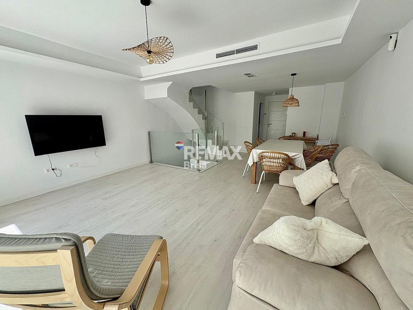 Radhus till salu i Rincon de la Victoria med pool - 520 000 € (Ref: 9568475)