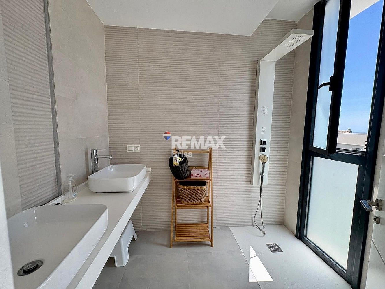 Radhus till salu i Rincon de la Victoria med pool - 520 000 € (Ref: 9568475)