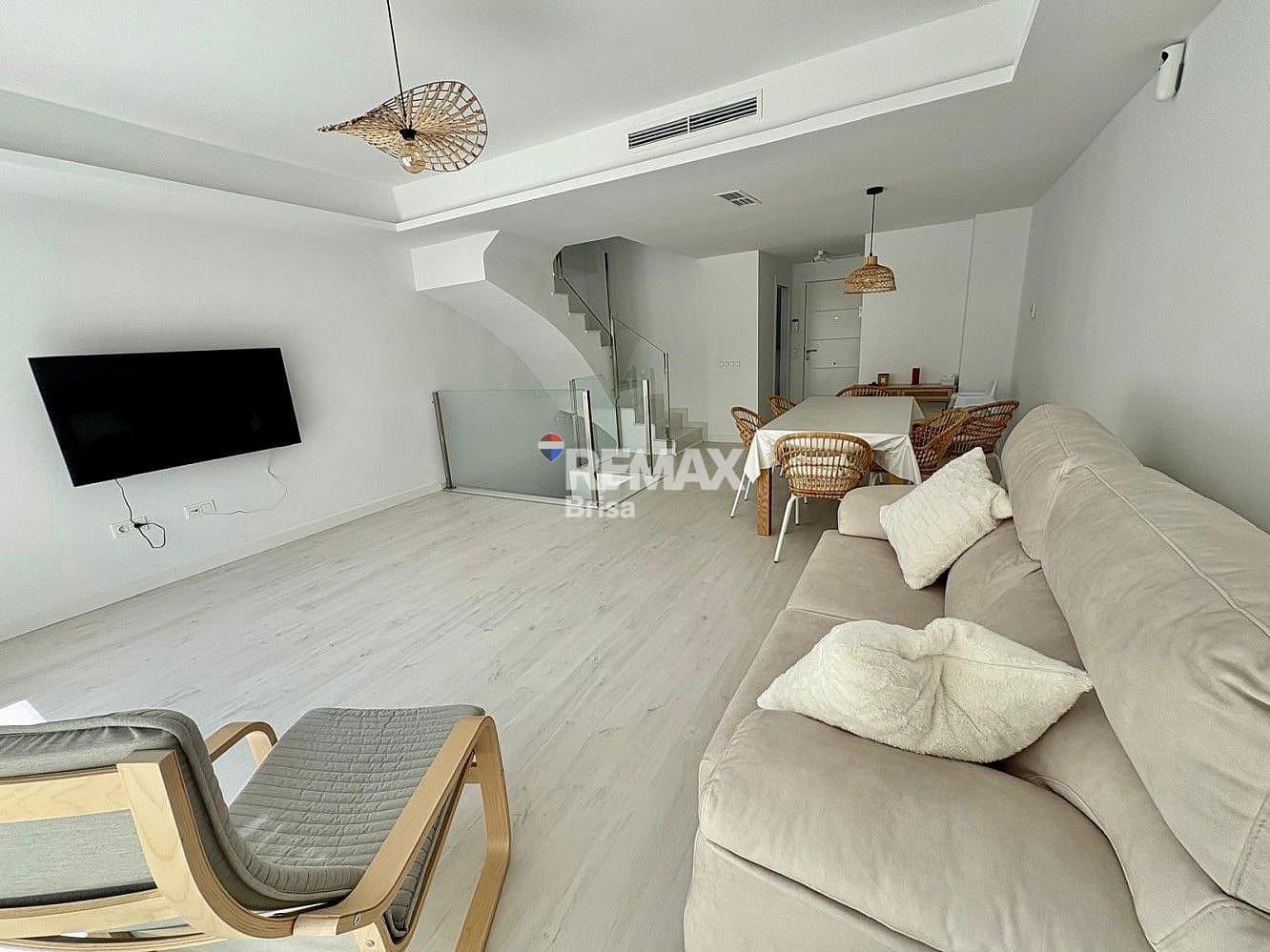 Radhus till salu i Rincon de la Victoria med pool - 520 000 € (Ref: 9568475)