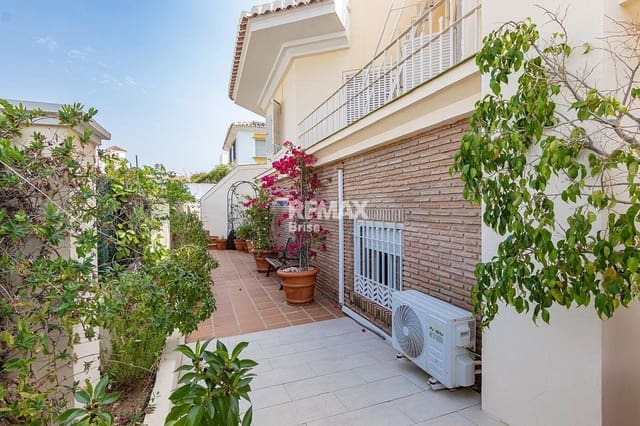 6 quarto Moradia para venda em Torre del Mar, Vélez-Málaga - 975 000 € (Ref: 9568482)