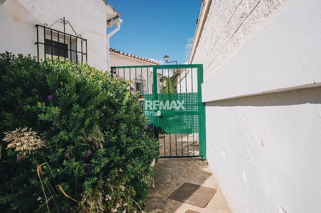 Adosado en Benajarafe, Vélez-Málaga en alquiler con garaje - 1.400 € (Ref: 9574891)