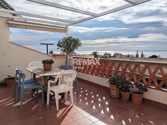 4 sypialnia Willa na sprzedaż w Rincón de la Victoria z basenem garażem - 525 000 € (Ref: 9585095)