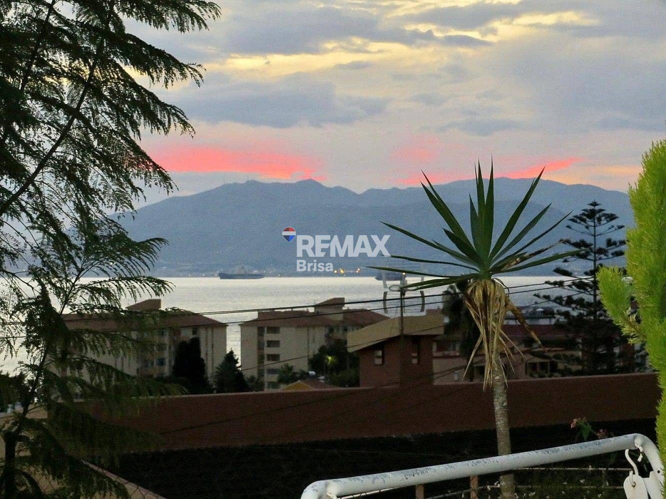 3 bedroom Villa for rent in Rincon de la Victoria - € 1,400 (Ref: 9591705)