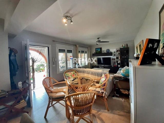 Villa/Maison de 3 chambres à louer à Rincón de la Victoria - 1 400 € (Ref: 9591705)