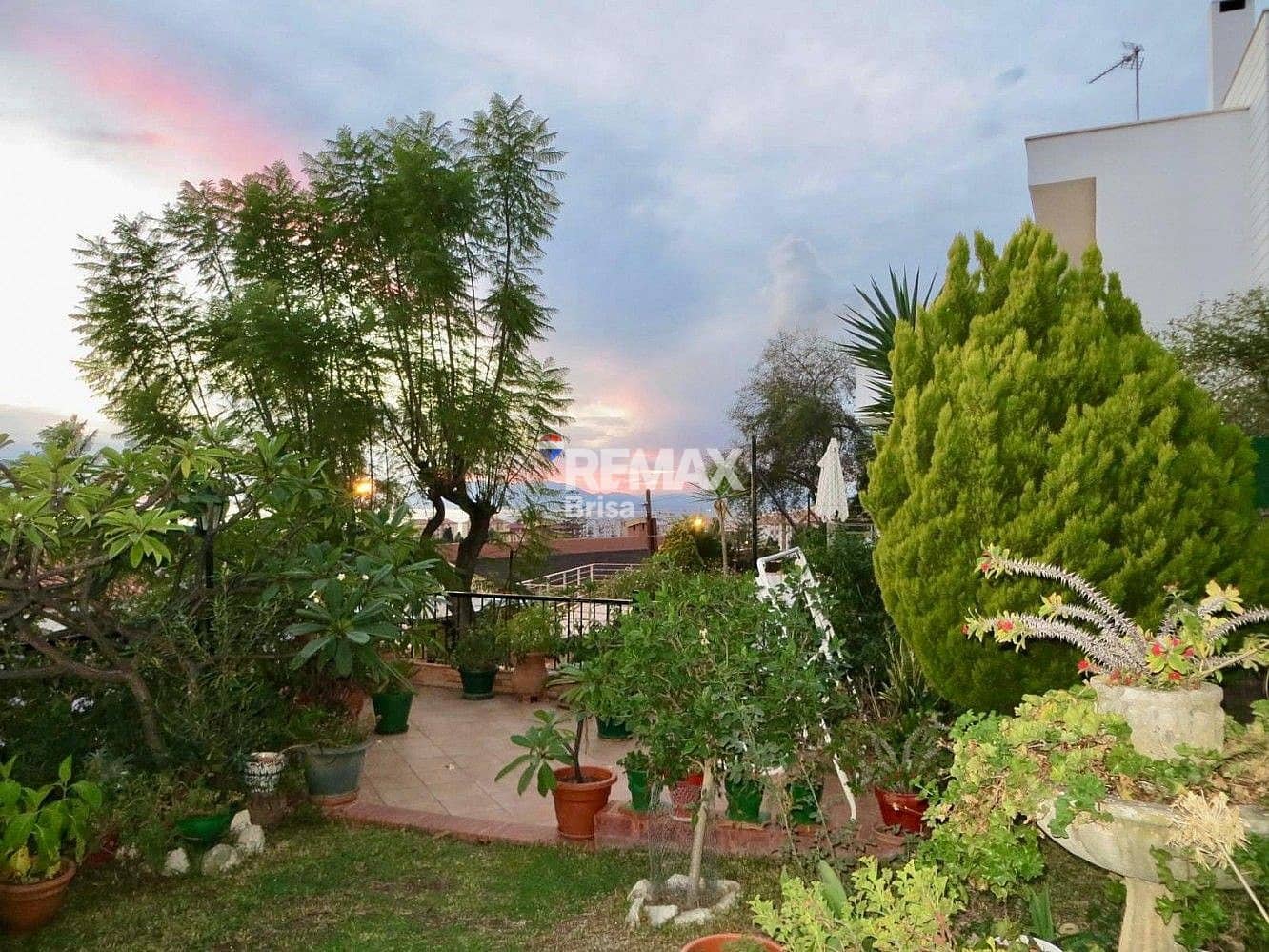 3 bedroom Villa for rent in Rincon de la Victoria - € 1,400 (Ref: 9591705)