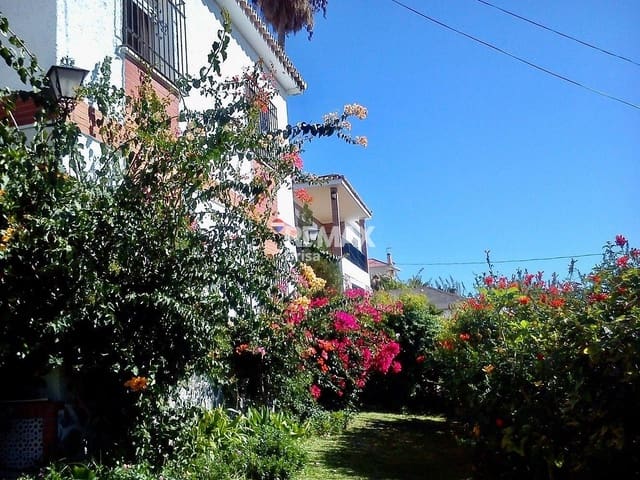 Villa/Maison de 3 chambres à louer à Rincón de la Victoria - 1 400 € (Ref: 9591705)