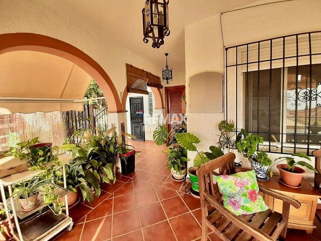 Villa/Maison de 3 chambres à louer à Rincón de la Victoria - 1 400 € (Ref: 9591705)