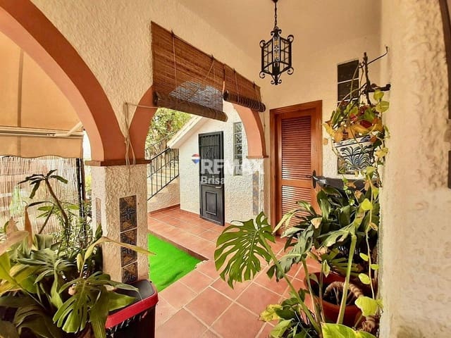 Villa/Maison de 3 chambres à louer à Rincón de la Victoria - 1 400 € (Ref: 9591705)