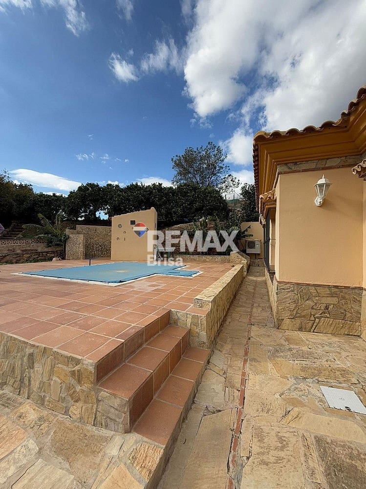 Villa for rent in Venta Baja - € 1,600 (Ref: 9593194)