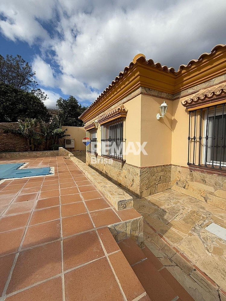 Villa for rent in Venta Baja - € 1,600 (Ref: 9593194)