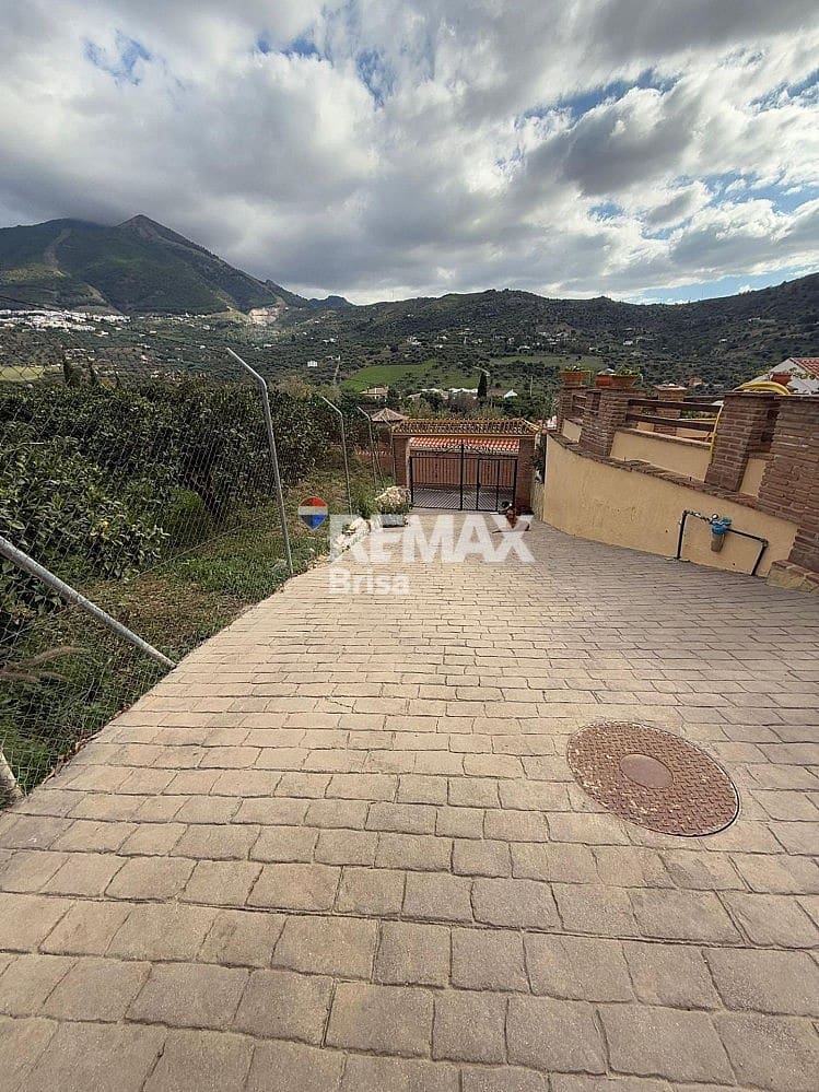 Villa for rent in Venta Baja - € 1,600 (Ref: 9593194)