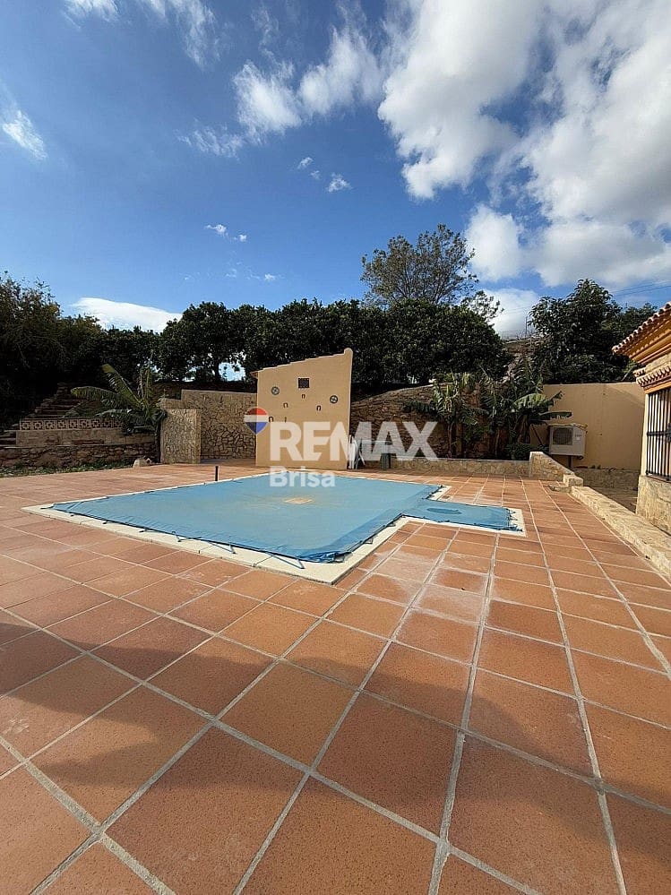 Villa for rent in Venta Baja - € 1,600 (Ref: 9593194)