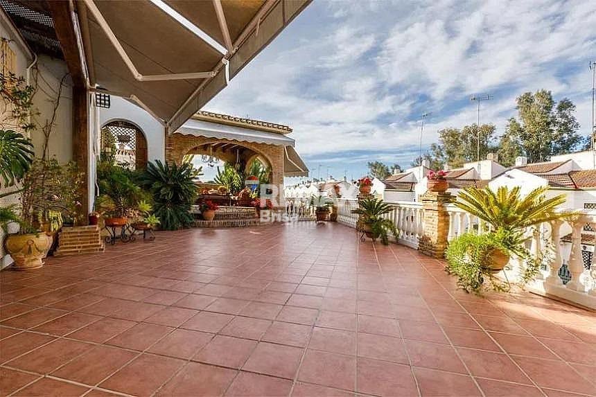 Villa/Maison à louer à Benajarafe avec piscine - 3 800 € (Ref: 9596498)