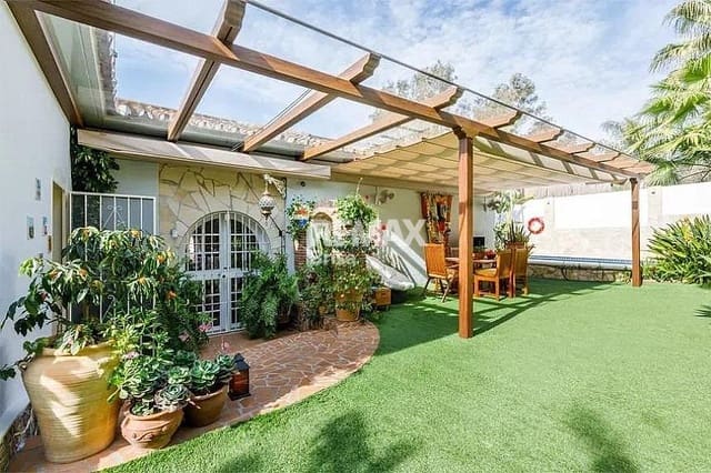 Villa/Maison à louer à Benajarafe, Vélez-Málaga avec piscine - 3 800 € (Ref: 9596498)