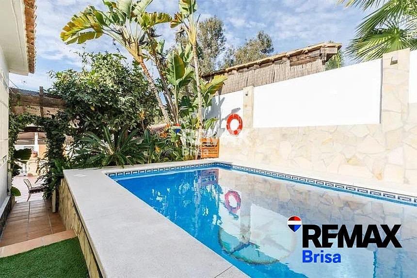 Villa/Maison à louer à Benajarafe avec piscine - 3 800 € (Ref: 9596498)