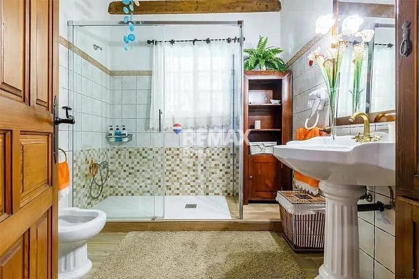 Villa/Maison à louer à Benajarafe avec piscine - 3 800 € (Ref: 9596498)