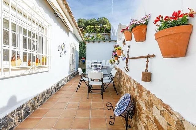 Villa/Maison à louer à Benajarafe, Vélez-Málaga avec piscine - 3 800 € (Ref: 9596498)