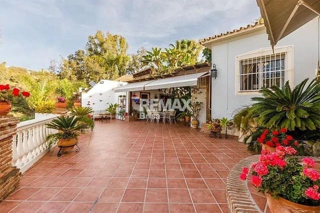 Villa/Maison à louer à Benajarafe, Vélez-Málaga avec piscine - 3 800 € (Ref: 9596498)