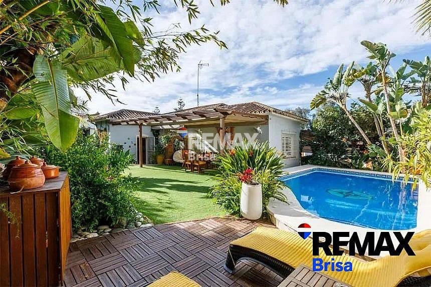 Villa/Maison à louer à Benajarafe avec piscine - 3 800 € (Ref: 9596498)