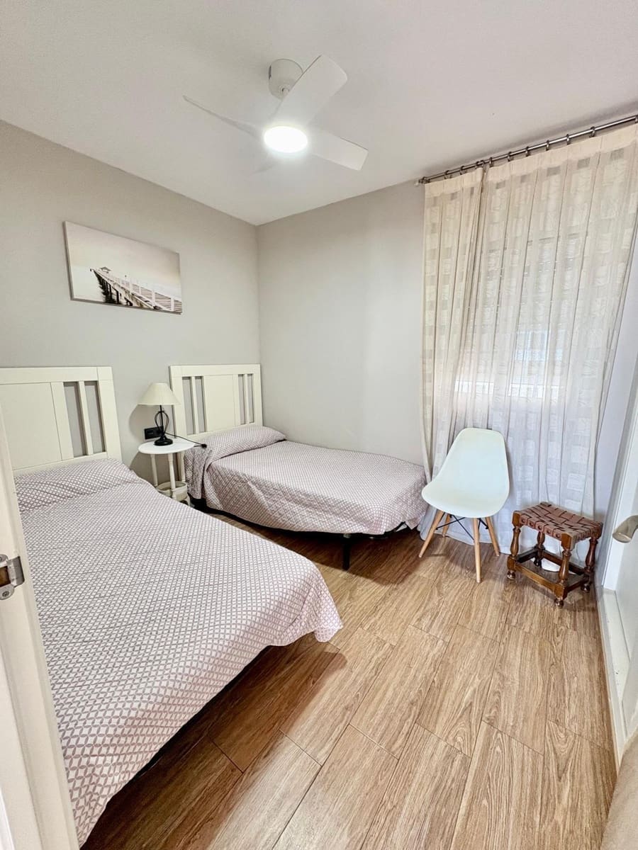 3 sovrum Lägenhet att hyra i Torre del Mar - 900 € (Ref: 9605323)