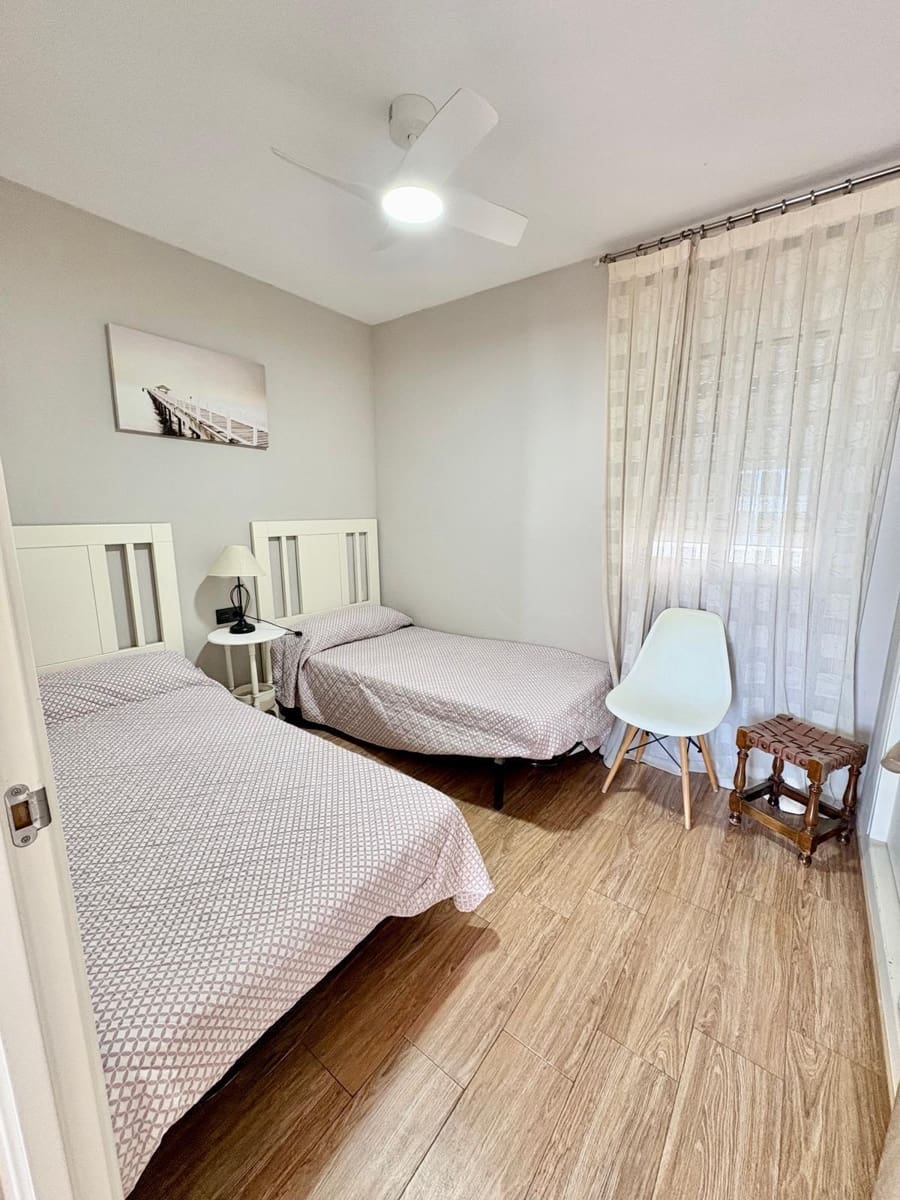 3 sovrum Lägenhet att hyra i Torre del Mar - 900 € (Ref: 9605323)