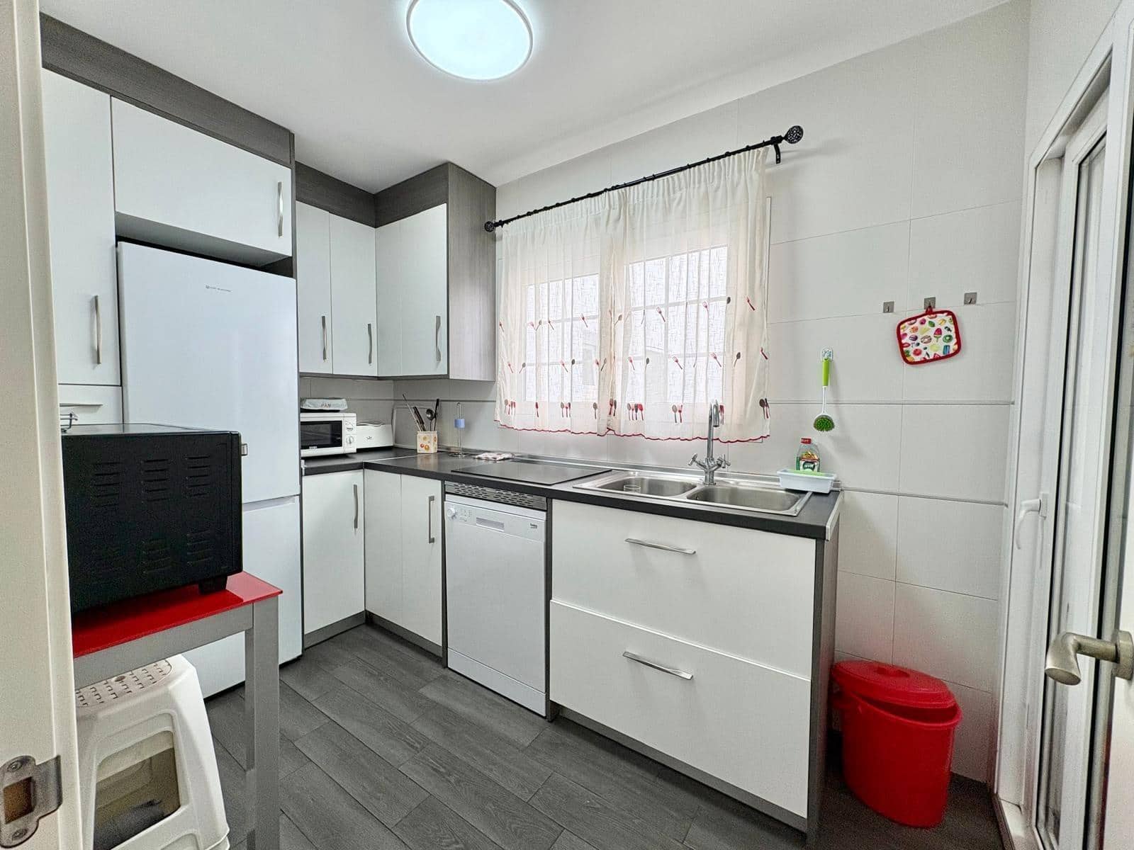 3 sovrum Lägenhet att hyra i Torre del Mar - 900 € (Ref: 9605323)