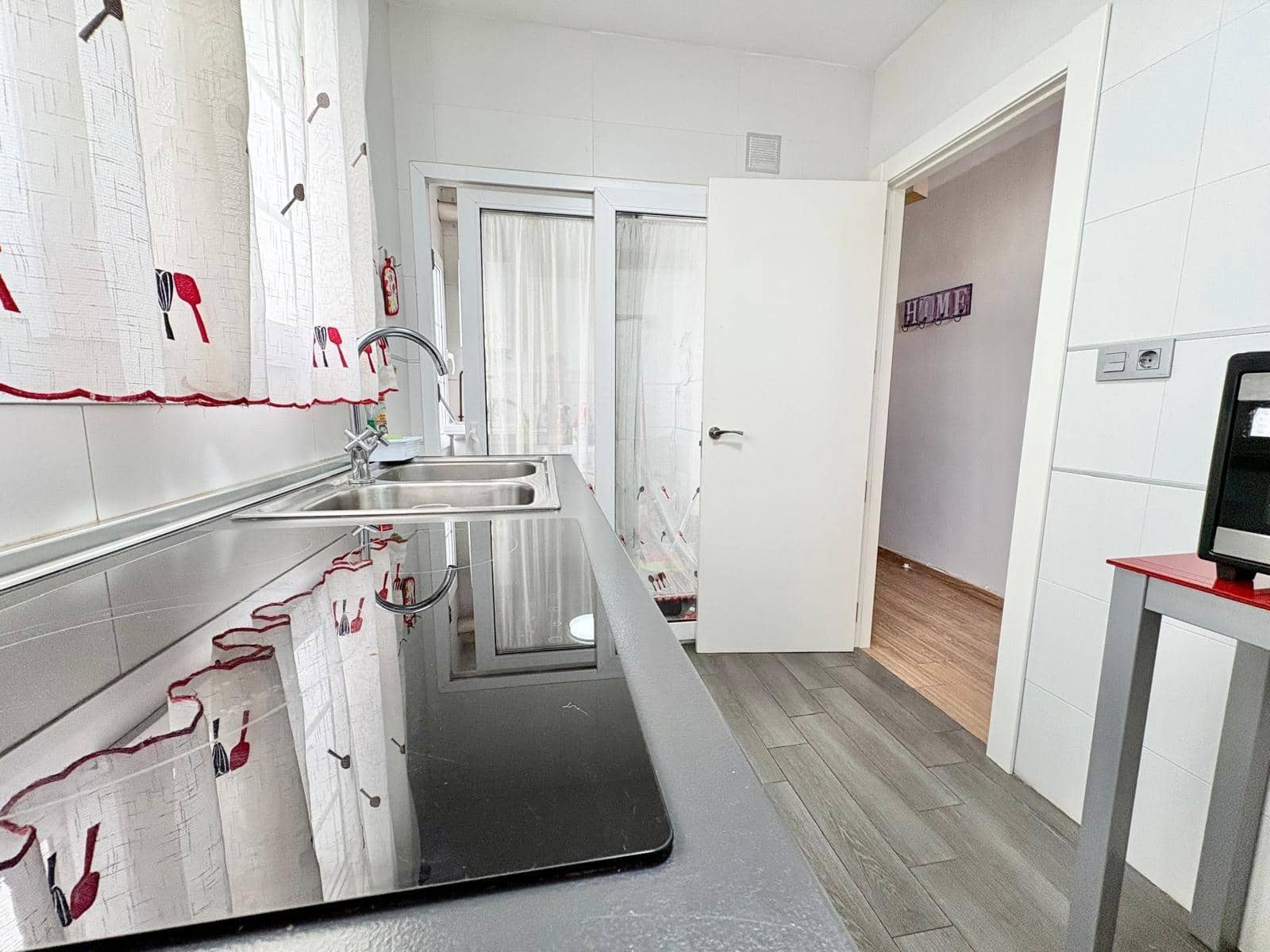 3 sovrum Lägenhet att hyra i Torre del Mar - 900 € (Ref: 9605323)