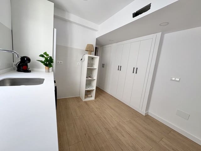 2 quarto Apartamento para arrendar em Torre del Mar, Vélez-Málaga - 1 100 € (Ref: 9605325)