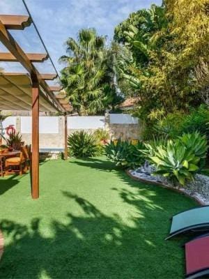 4 soveværelse Villa til leje i Benajarafe, Vélez-Málaga med swimmingpool - € 3.800 (Ref: 9605326)