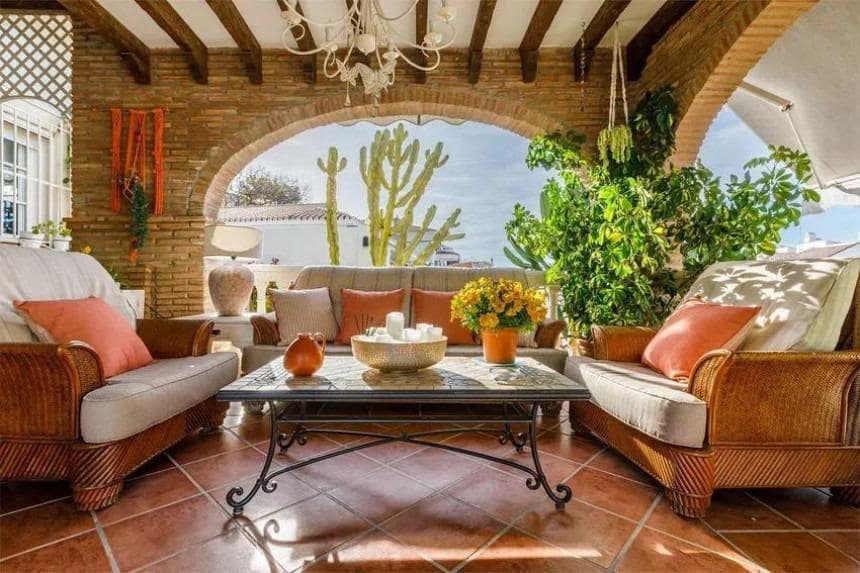 4 quarto Moradia para arrendar em Benajarafe com piscina - 3 800 € (Ref: 9605326)