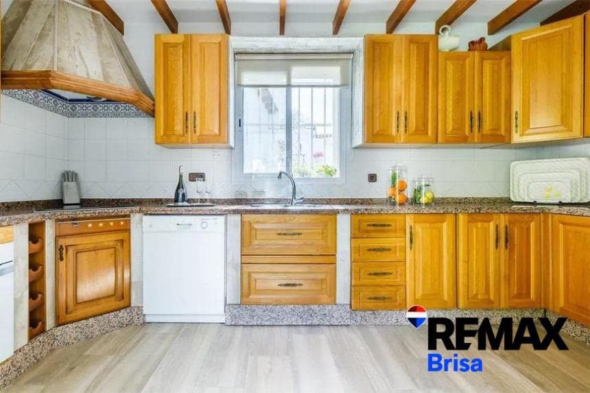 4 quarto Moradia para arrendar em Benajarafe com piscina - 3 800 € (Ref: 9605326)