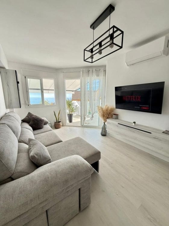 1 sypialnia Apartament do wynajęcia w Rincon de la Victoria z basenem - 1 000 € (Ref: 9605329)