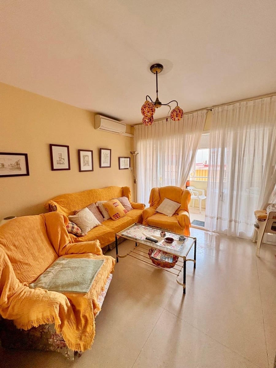 Piso de 3 habitaciones en Torre del Mar en venta - 330.000 € (Ref: 9605333)