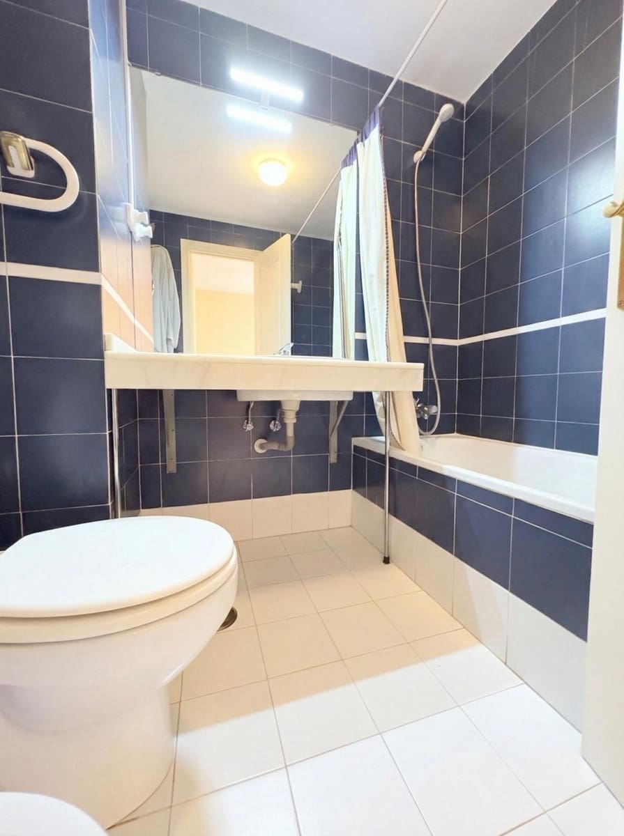 Piso de 3 habitaciones en Torre del Mar en venta - 330.000 € (Ref: 9605333)