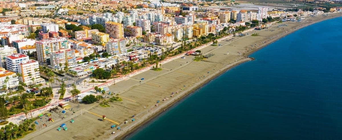 Piso de 3 habitaciones en Torre del Mar en venta - 330.000 € (Ref: 9605333)