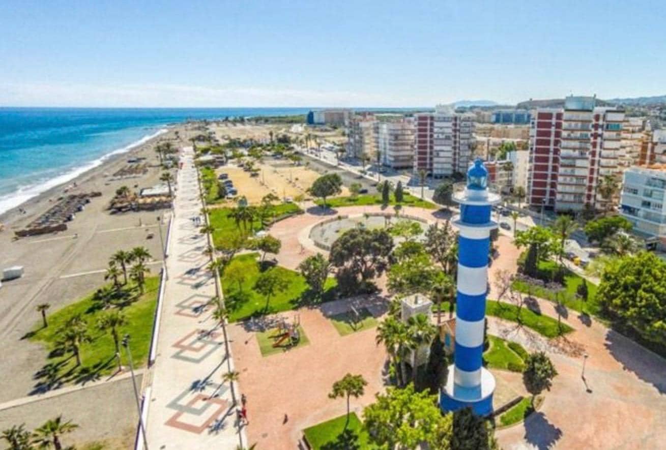Piso de 3 habitaciones en Torre del Mar en venta - 330.000 € (Ref: 9605333)