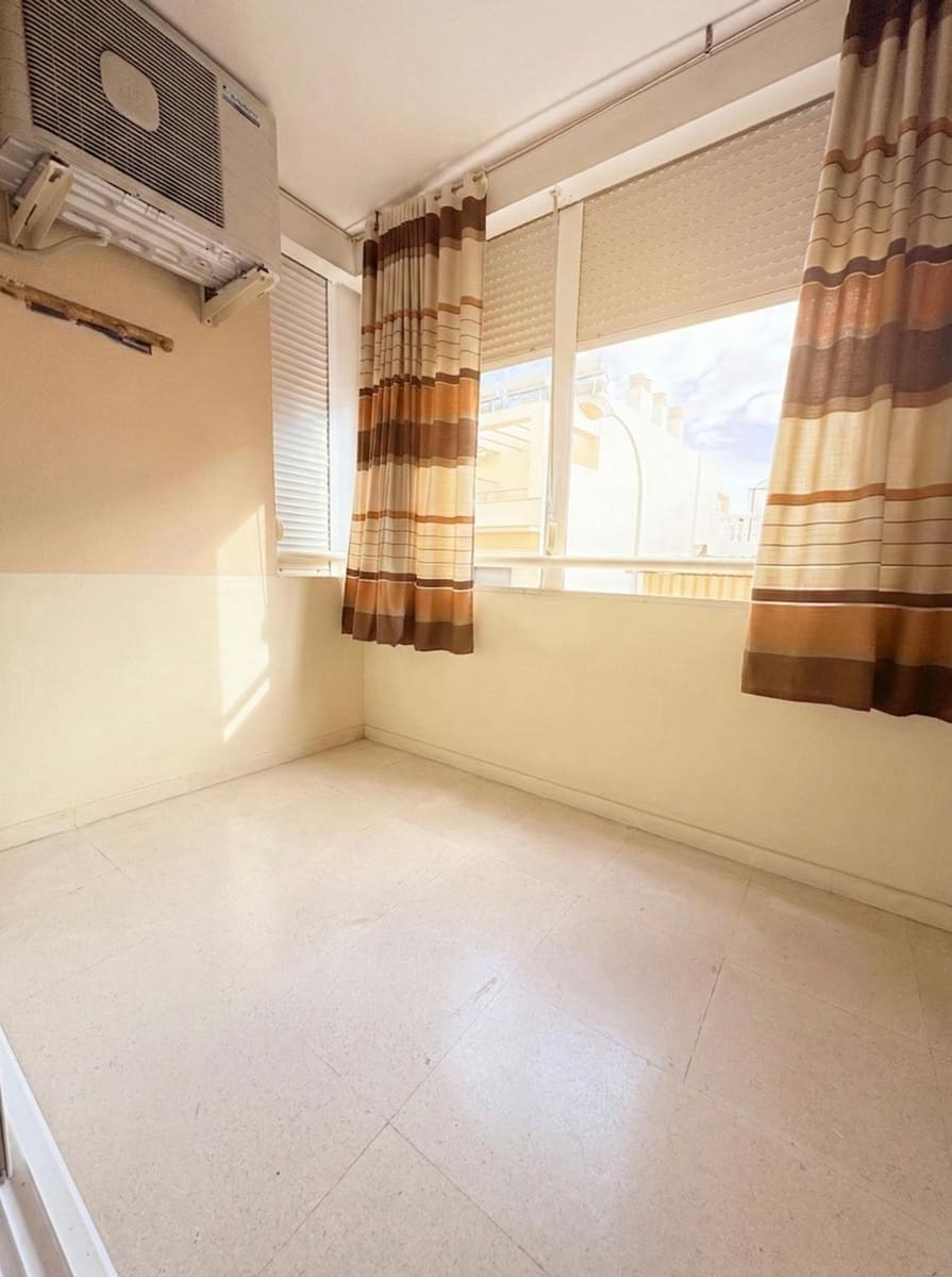 Piso de 3 habitaciones en Torre del Mar en venta - 330.000 € (Ref: 9605333)