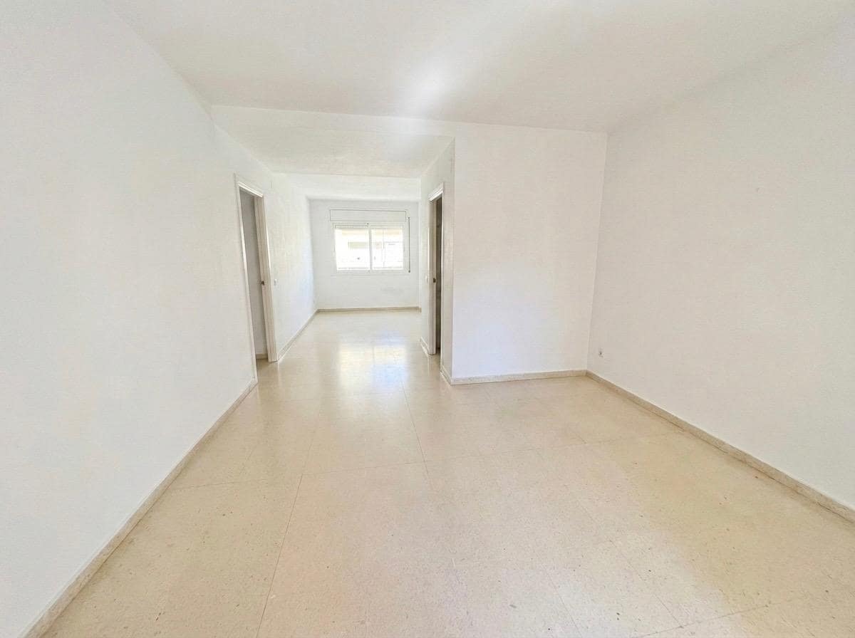 3 soveværelse Lejlighed til salg i Torre del Mar med swimmingpool garage - € 310.000 (Ref: 9605333)