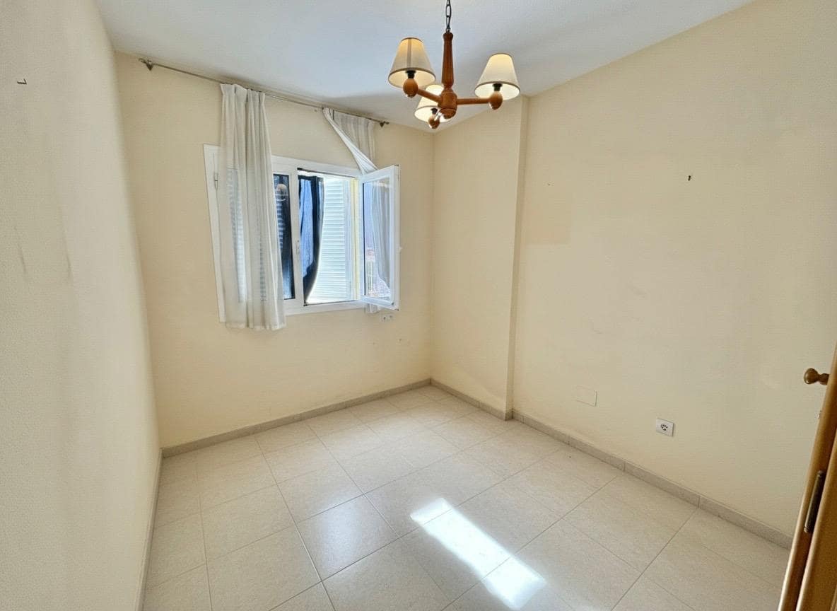 3 soveværelse Lejlighed til salg i Torre del Mar med swimmingpool garage - € 310.000 (Ref: 9605333)